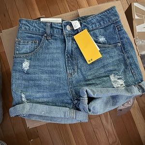 H&M Girlfriend Fit Denim Shorts